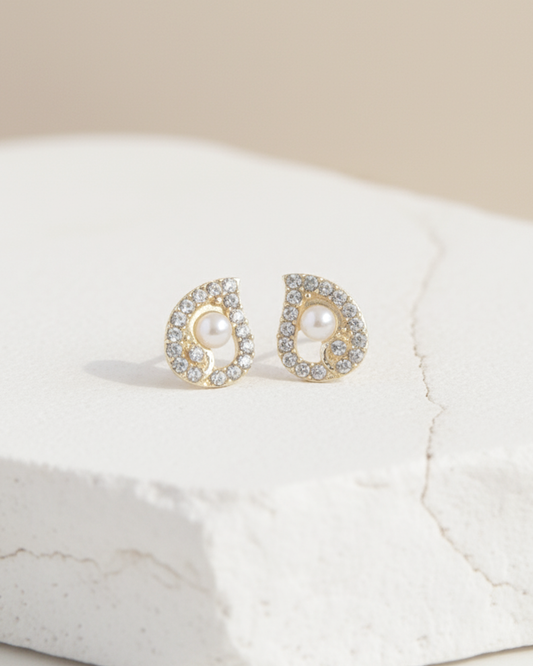 Gold Glimmer Teardrop Pearl Studs - Clooz