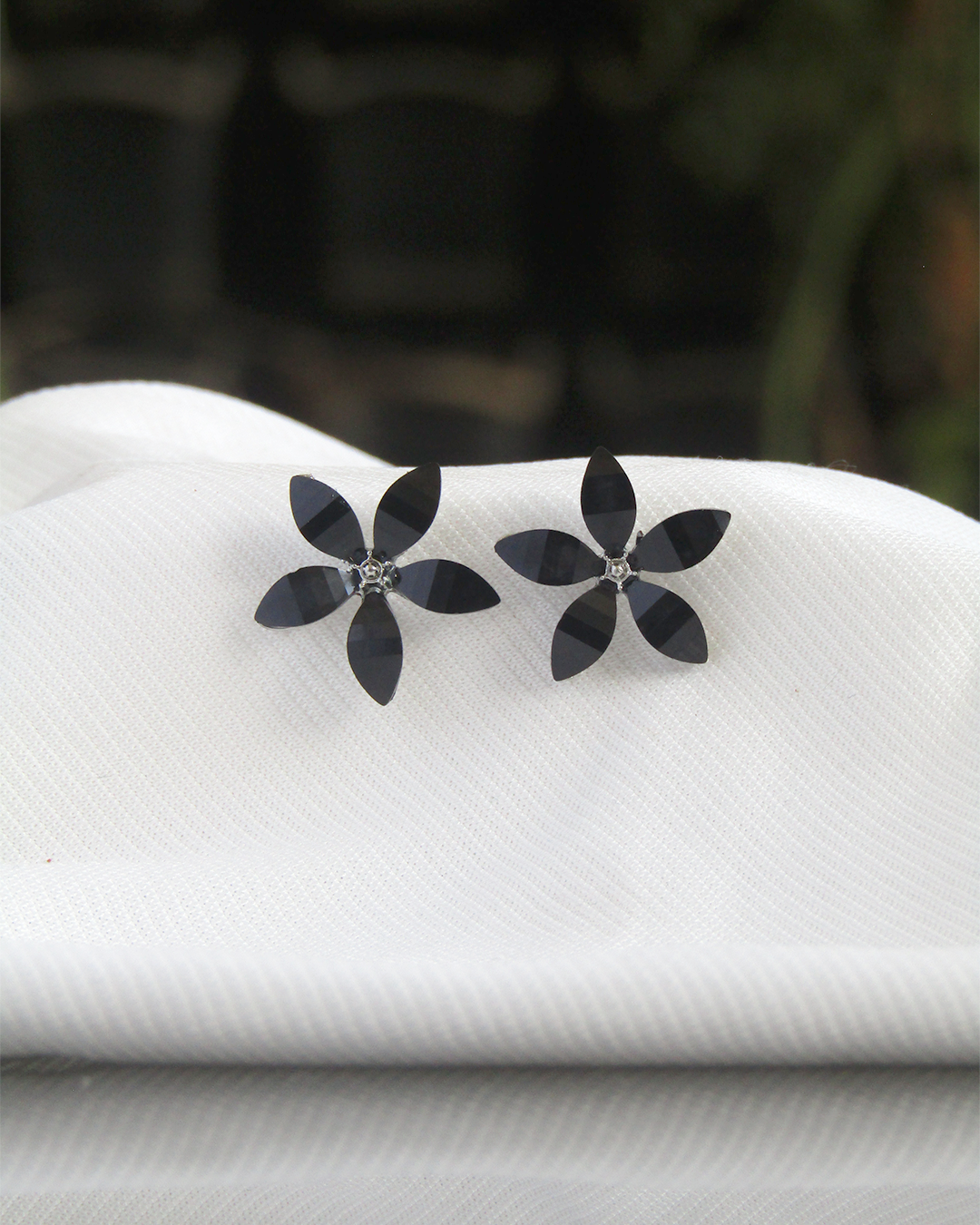 Obsidian Blossom Stud Earrings - Clooz